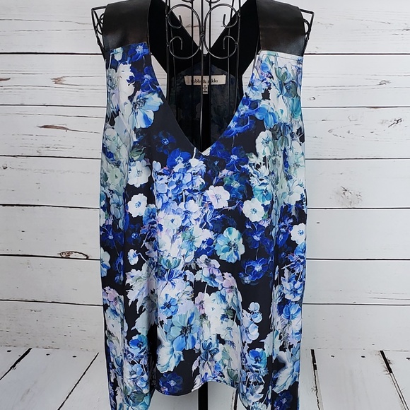 Robbi & Nikki Floral Tank Top w/Faux Leather Strap - Picture 2 of 8